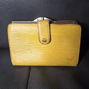 Louis Vuitton Yellow Epi Kisslock Wallet
